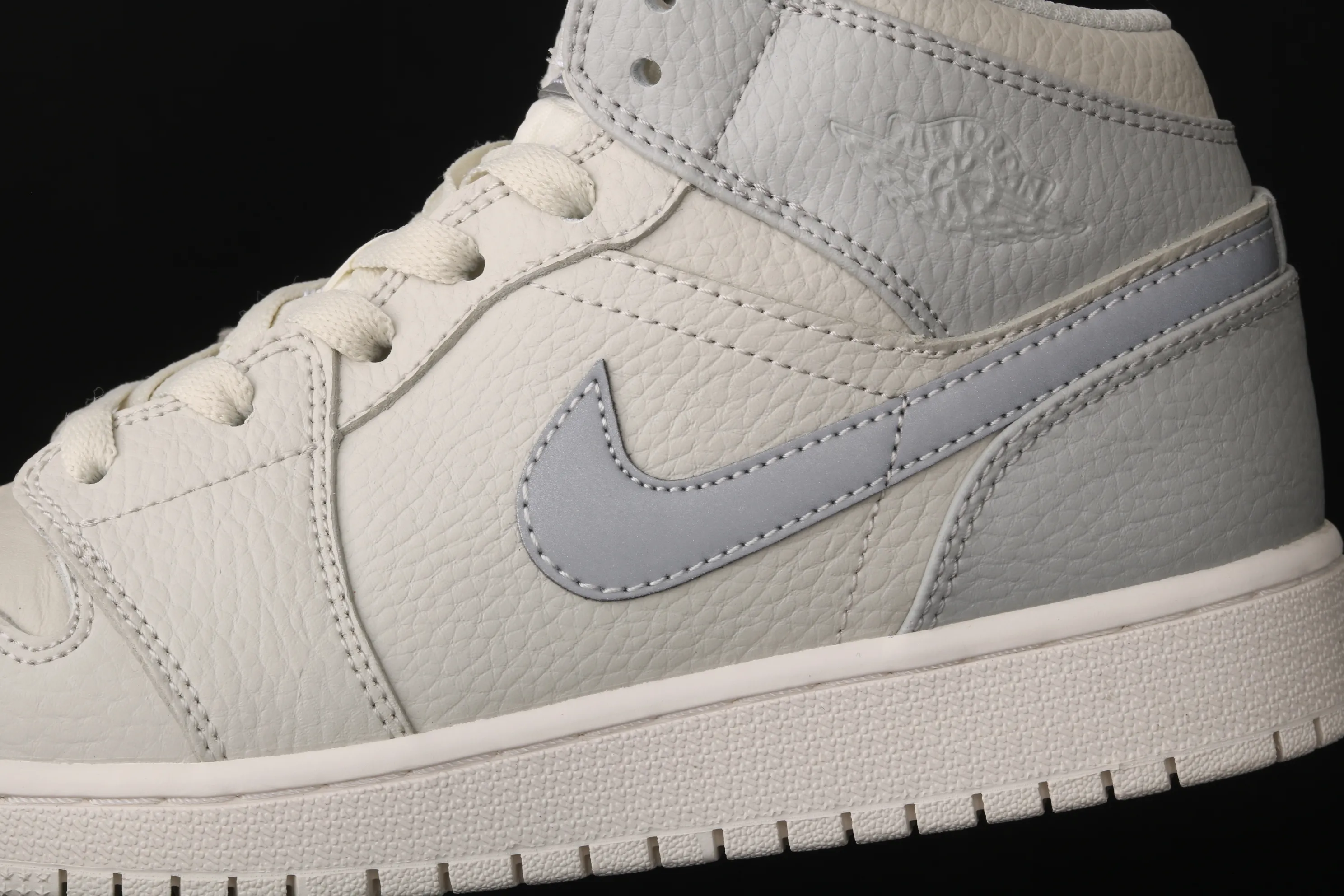 All categories Air Jordan Jordan series basketball shoes Air Jordan 1 Mid Air Jordan 1 Mid AJ1 new fog gray Joe 1 China gray silver 554725-053